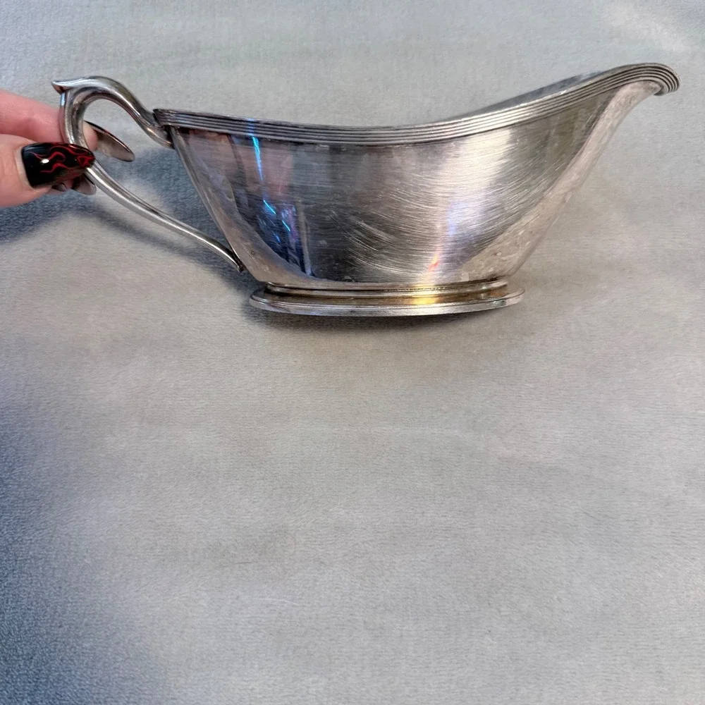 Vintage Oneida Community Par Plate Silverplate Gravy Boat Sauce Boat Reeded Rim